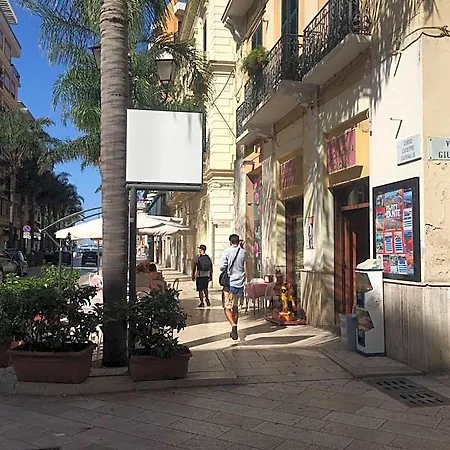 Benvenuti Al Sud לינה וארוחת בוקר
